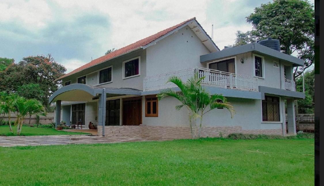 Nyumbani Palace Arusha Bed & Breakfast Exterior photo