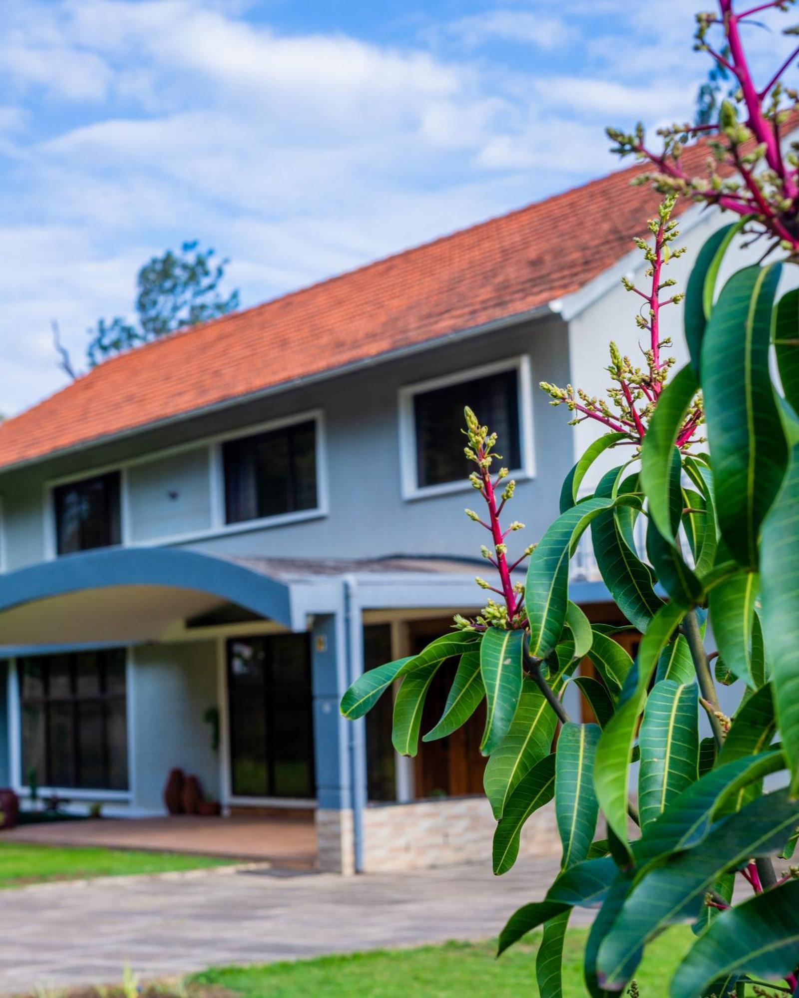 Nyumbani Palace Arusha Bed & Breakfast Exterior photo